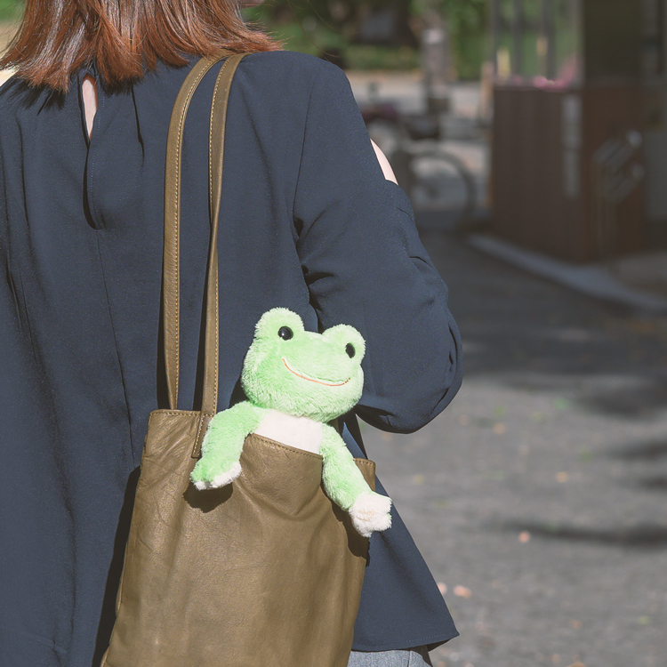 バッグにピクルスを付けてお出かけ