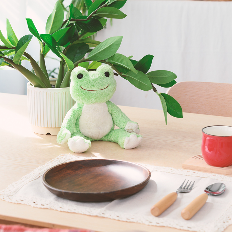 食卓に座るピクルス
